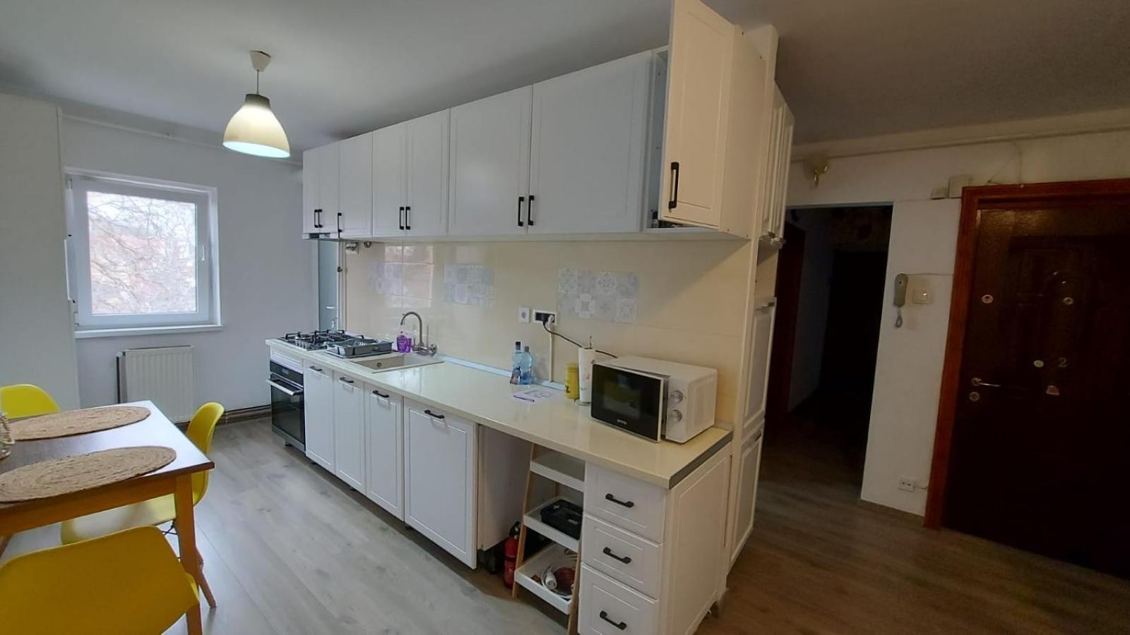 Apartament Spatios In Брашов Екстер'єр фото